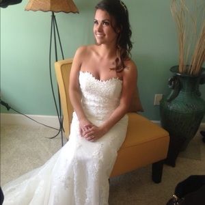 Gorgeous wedding dress with free bride silk robe!